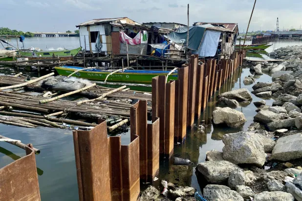 Storm Leaves 1 Dead, Forces Thousands to Evacuate in Philippines